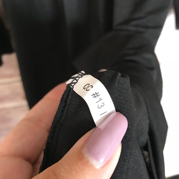 Boutique black white lace detail off shoulder top - Picture 5 of 6